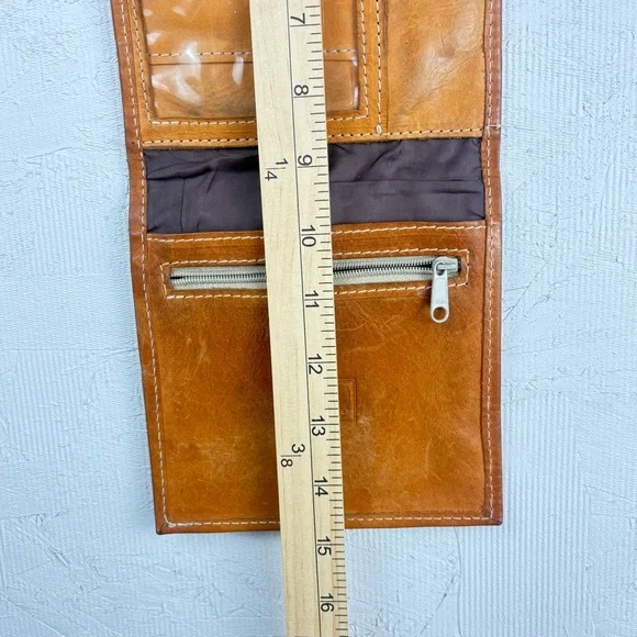 VTG Leaders in Leather Tan Leather Crossbody Bag Built in Wallet - Picture 10 of 16